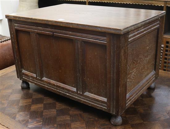 A small oak coffer
